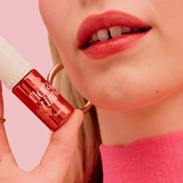 Benefit Cosmetics - Liquid Lip Blush & Tint - Floratint - Imagen 2